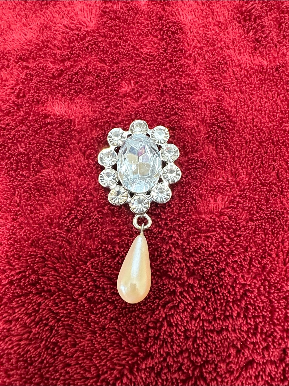 Stanley Clear Crystal and Pearl Teardrop Brooch - White/Silver